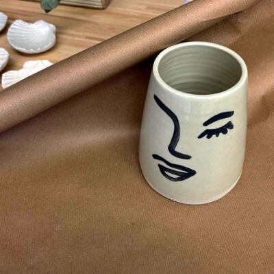 ceramiche artistiche, veneto, chioggia, vassoi in ceramica, tazze in ceramica, anfore, tazzine da caffè, ciondoli in ceramica
