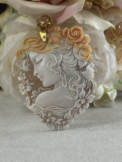 lucia vitiello gioielli di napoli, corallo, gioielli unici, artigianato campano, lavorazione del corallo, collane, orecchini, ciondoli, bracciali, collane, oro, ebano